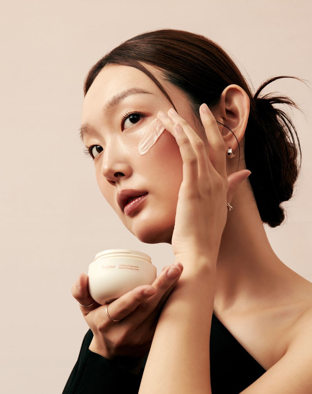 Fraijour Intenzívne spevňujúci krém so ženšenom a peptidmi (50 ml)