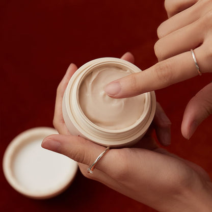 Fraijour Intenzívne spevňujúci krém so ženšenom a peptidmi (50 ml)