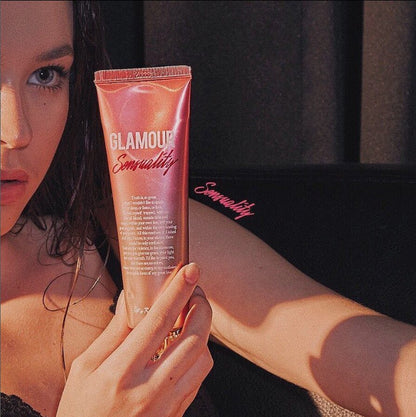 Kiss by Rosemine Telový krém Glamour Sensuality s kvetinovo-drevitou vôňou (140 ml)